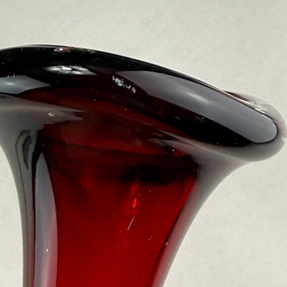 Vintage Aseda Glasbruk Red & Clear Art Glass Vase With Controlled Bubbles - Picture 8 of 10
